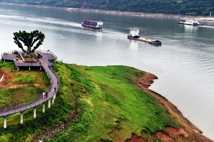 重庆：三峡水库向世界上“最优质运输通道”迈进