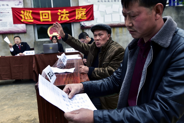 （12.4宪法日）重庆：“便民诉讼”走乡村，“特色法庭”耀三峡