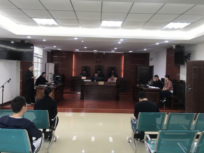 建宁法院指导电大学生开展模拟法庭实践活动