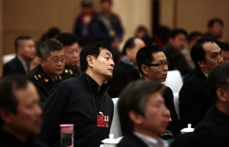 3月8日，政协小组联席会。