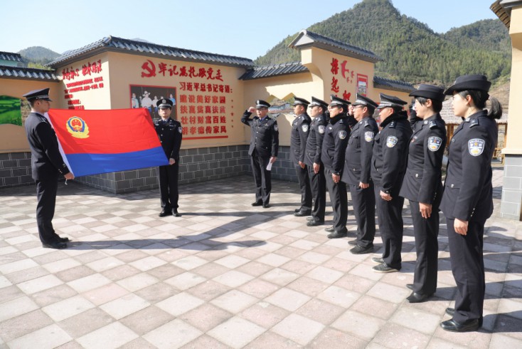 泰宁法院重温入警誓词喜迎首个“中国人民警察节”