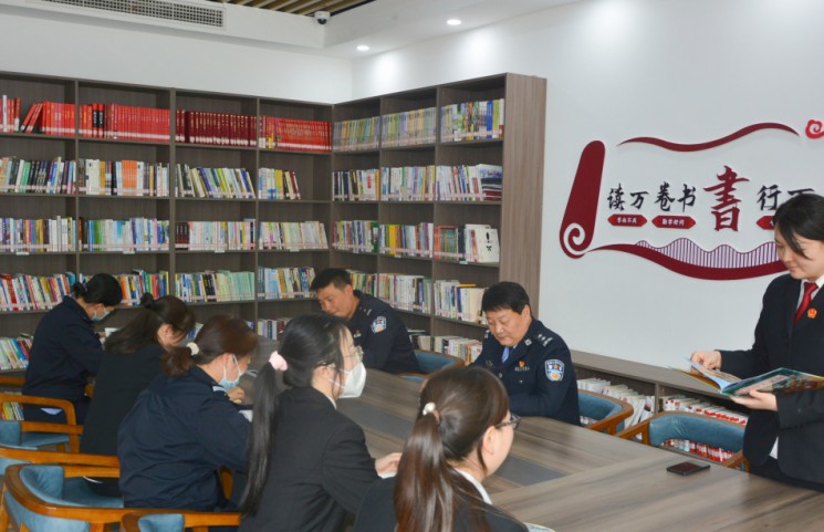 凤泉区法院举办读书交流活动